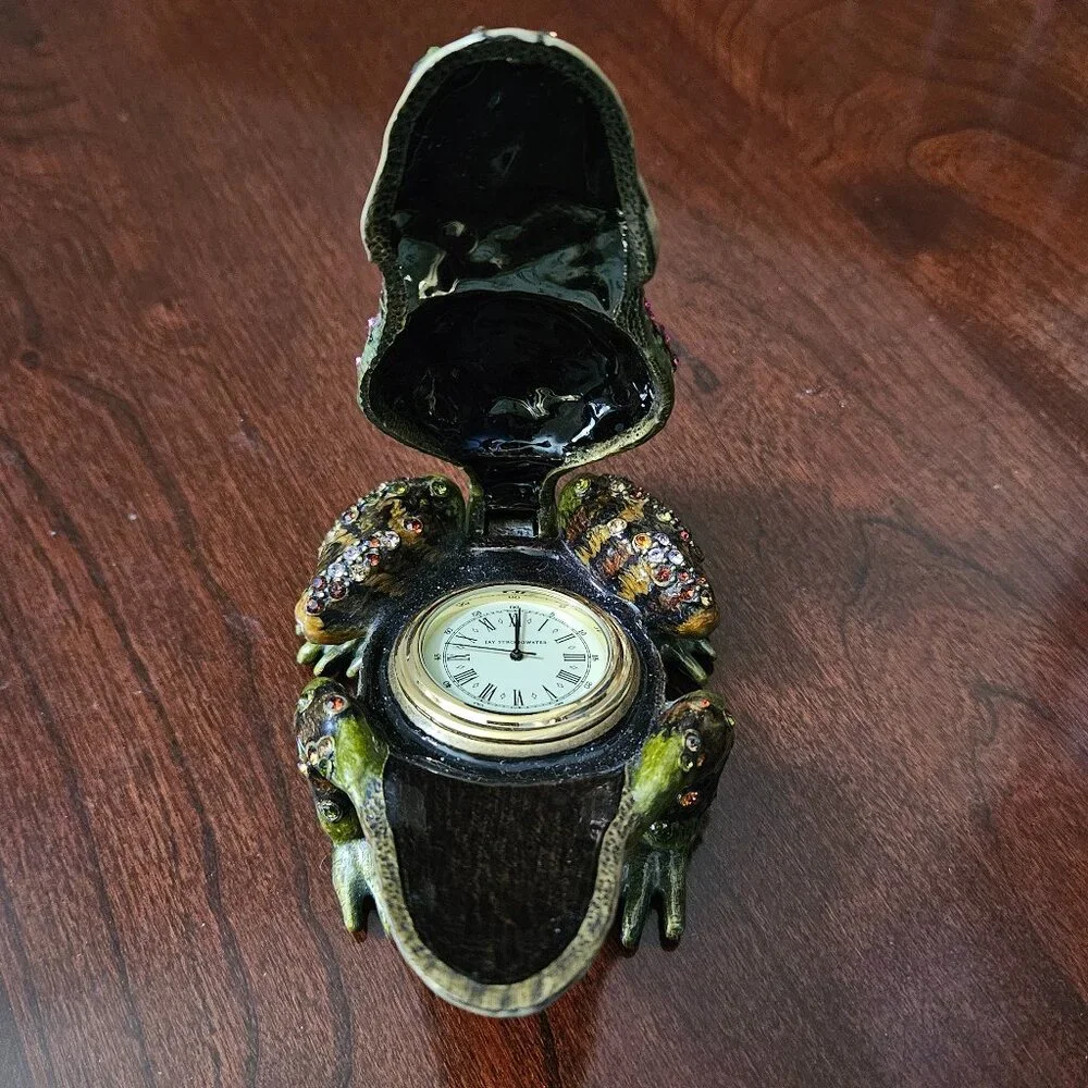 RARE JAY STRONGWATER DARJEELING FROG CRYSTAL ENAMEL DESK CLOCK OBJET FIGURINE